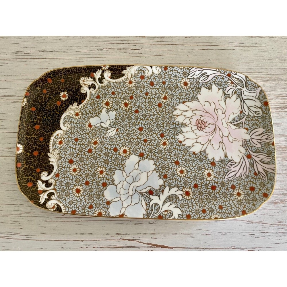 Wedgwood Daisy Tea Story Sandwich Tray Tea Plate Platter Bone China